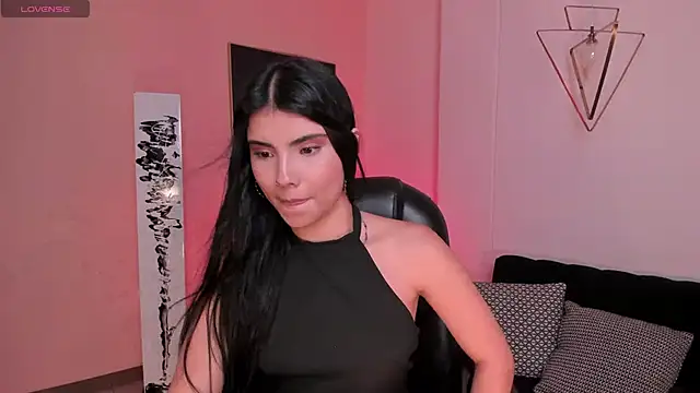 Snapshot of MiaLaurence chatting on 30, 10, 2025 MiaLaurence online show from 30, 10, 2025