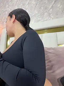 MiaFarkash online show from 19, 6, 2026