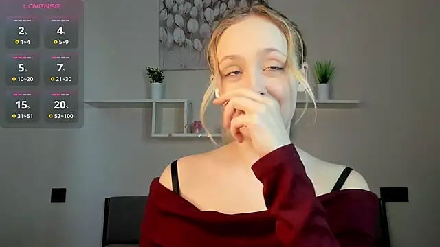 Julliakoill online show from 8, 11, 2025