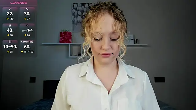 Julliakoill online show from 14, 12, 2025