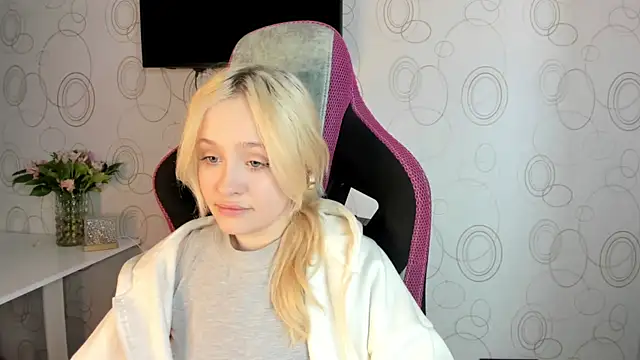 Julliakoill online show from 15, 2, 2026