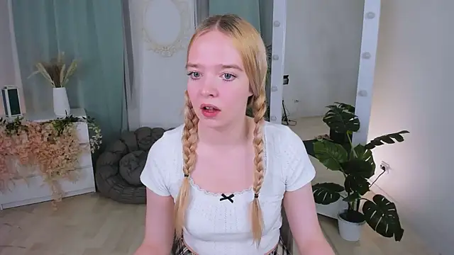 BellaMontgomery online show from 4, 11, 2025