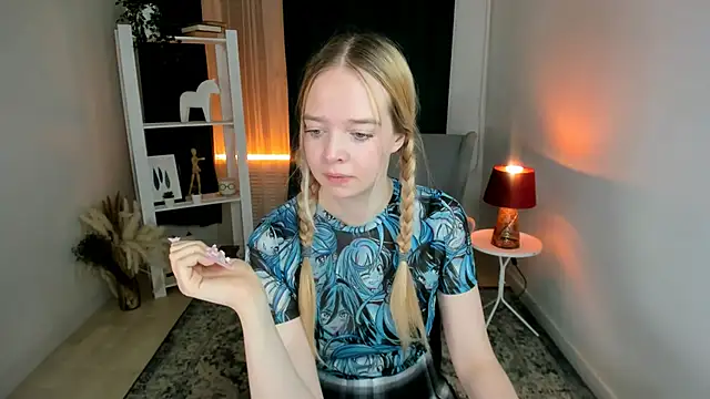 BellaMontgomery online show from 14, 12, 2025