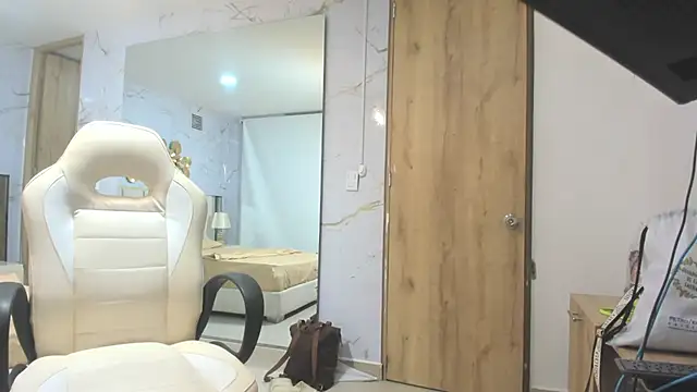 Snapshot of BabyAngel18_ chatting on 29, 9, 2025 BabyAngel18 online show from 29, 9, 2025