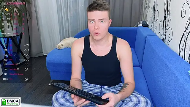 Snapshot of holy_eggs_02 chatting on 17, 11, 2025 holy eggs 02 online show from 17, 11, 2025