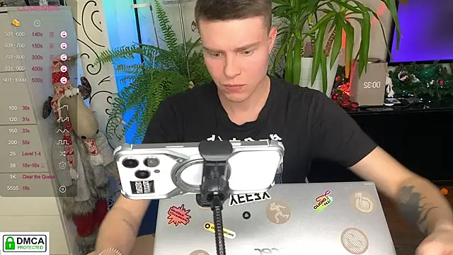 Snapshot of holy_eggs_02 chatting on 19, 12, 2025 holy eggs 02 online show from 19, 12, 2025