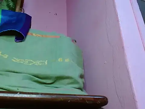 skinny1hugecock27 online show from 4, 2, 2026