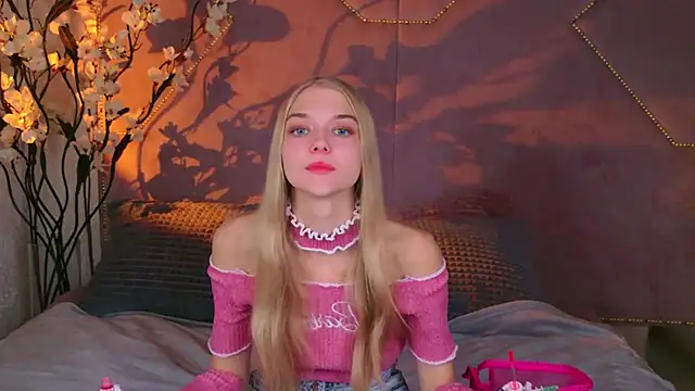 4example Chloe online show from 30, 9, 2025