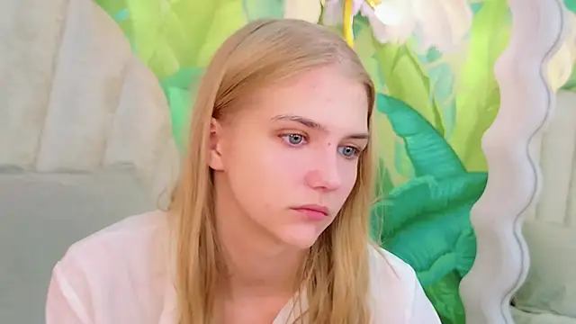 4example Chloe online show from 8, 7, 2026