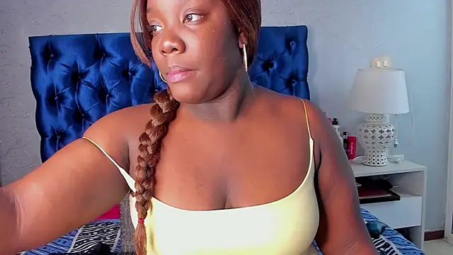 TANISHA HILL online show from 20, 10, 2025