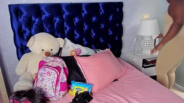 TANISHA HILL online show from 6, 11, 2025