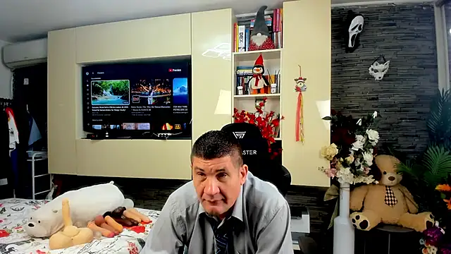 SpartacusDaddy48 online show from 8, 4, 2026