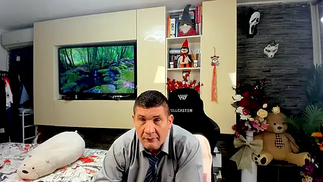 SpartacusDaddy48 online show from 9, 4, 2026