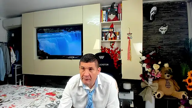 SpartacusDaddy48 online show from 11, 4, 2026