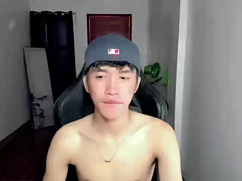 Snapshot of twinksexy09 chatting on 11, 11, 2025 twinksexy09 online show from 11, 11, 2025