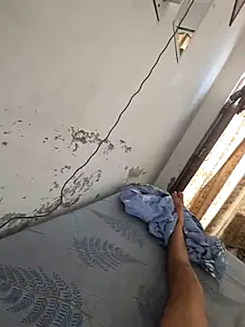 Snapshot of desir3dlund chatting on 28, 9, 2025 desir3dlund online show from 28, 9, 2025