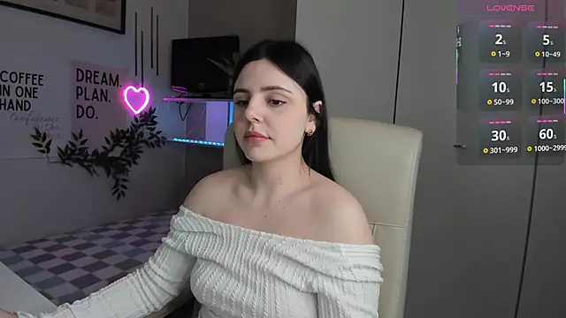 Snapshot of LiaWoow chatting on 25, 11, 2025 LiaWoow online show from 25, 11, 2025