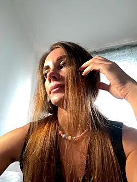 Snapshot of LucieMack chatting on 9, 9, 2025 LucieMack online show from 9, 9, 2025