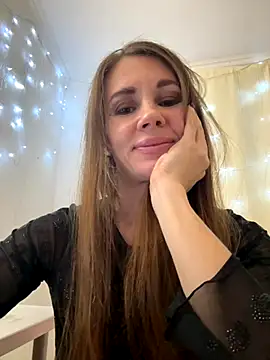 Snapshot of LucieMack chatting on 20, 10, 2025 LucieMack online show from 20, 10, 2025