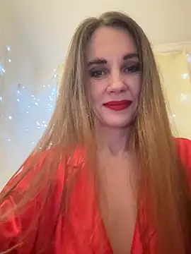 Snapshot of LucieMack chatting on 3, 12, 2025 LucieMack online show from 3, 12, 2025