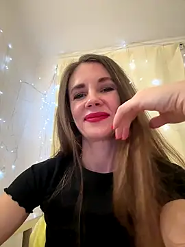 Snapshot of LucieMack chatting on 14, 12, 2025 LucieMack online show from 14, 12, 2025