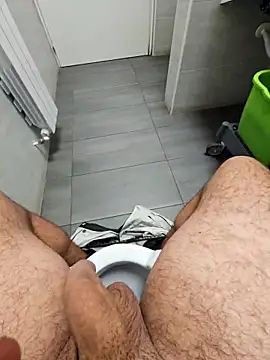 flirt 23 online show from 11, 4, 2026