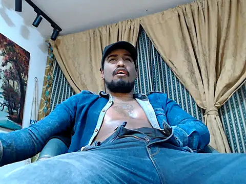 Snapshot of ElCaballeroNegro24 chatting on 4, 10, 2025 ElCaballeroNegro24 online show from 4, 10, 2025