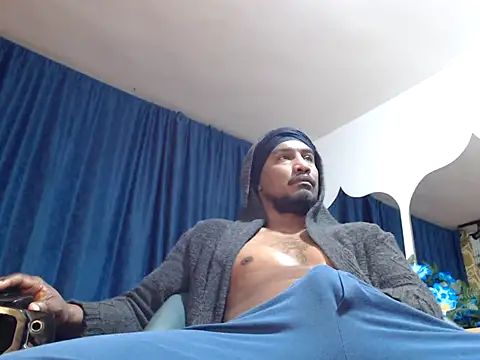 Snapshot of ElCaballeroNegro24 chatting on 18, 12, 2025 ElCaballeroNegro24 online show from 18, 12, 2025