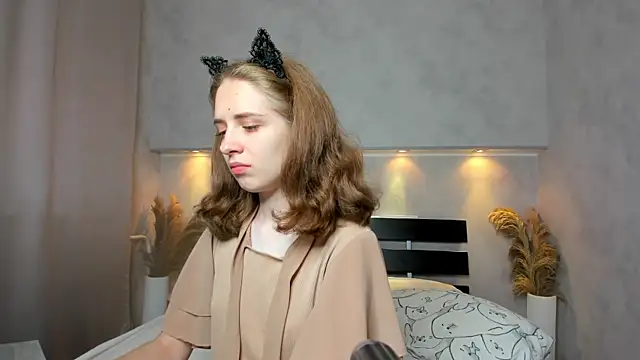 Camilla Kelly online show from 14, 9, 2025