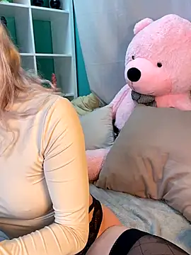 Snapshot of TheRealJessyLey chatting on 25, 11, 2025 TheRealJessyLey online show from 25, 11, 2025