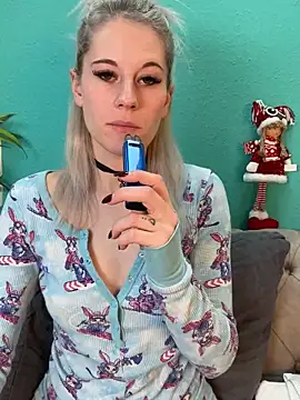 Snapshot of TheRealJessyLey chatting on 26, 11, 2025 TheRealJessyLey online show from 26, 11, 2025