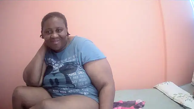 Snapshot of HUGEASSXXXXX chatting on 22, 10, 2025 HUGEASSXXXXX online show from 22, 10, 2025