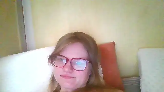 Snapshot of Moonolighta chatting on 15, 9, 2025 Moonolighta online show from 15, 9, 2025