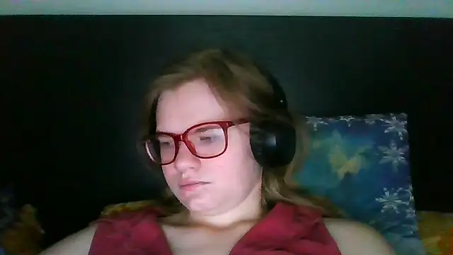 Snapshot of Moonolighta chatting on 9, 10, 2025 Moonolighta online show from 9, 10, 2025