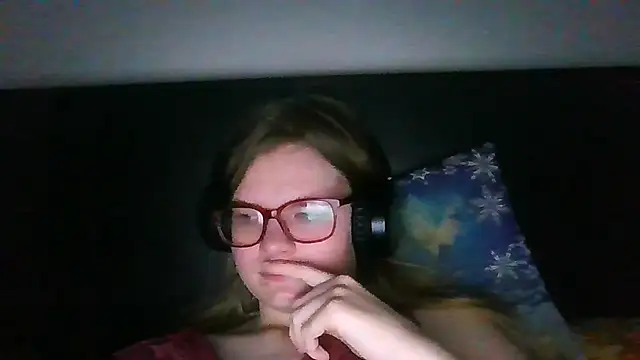 Snapshot of Moonolighta chatting on 10, 10, 2025 Moonolighta online show from 10, 10, 2025