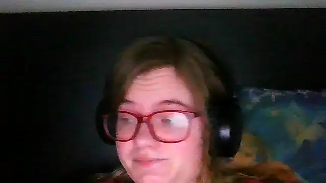 Snapshot of Moonolighta chatting on 11, 10, 2025 Moonolighta online show from 11, 10, 2025