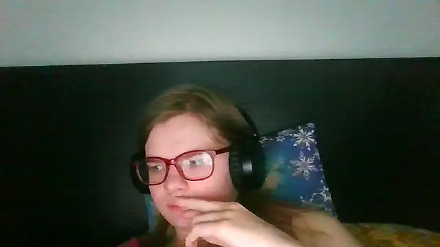 Snapshot of Moonolighta chatting on 26, 10, 2025 Moonolighta online show from 26, 10, 2025