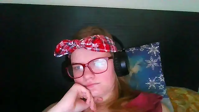 Snapshot of Moonolighta chatting on 29, 10, 2025 Moonolighta online show from 29, 10, 2025