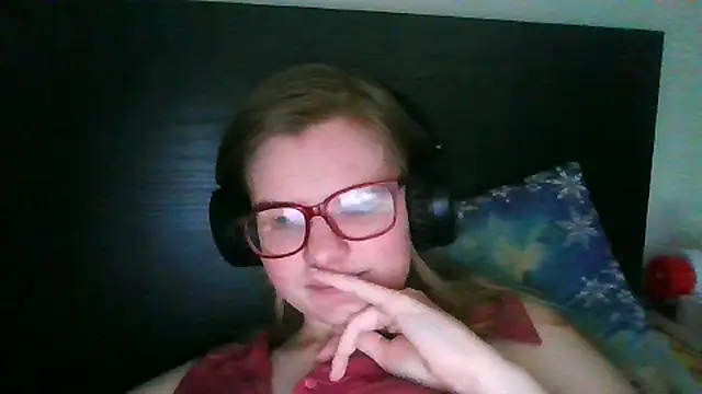 Snapshot of Moonolighta chatting on 3, 11, 2025 Moonolighta online show from 3, 11, 2025