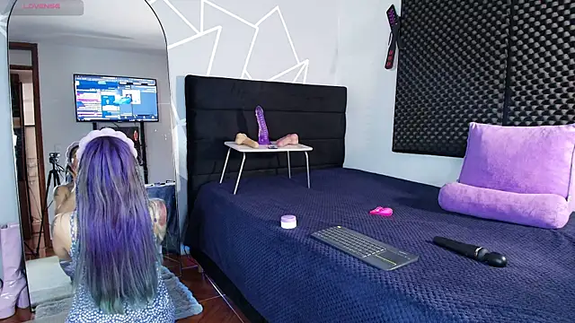 karlamoon23 online show from 4, 4, 2026