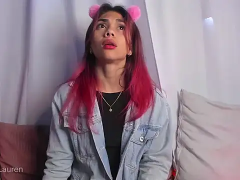 Laurenn 2 online show from 14, 10, 2025