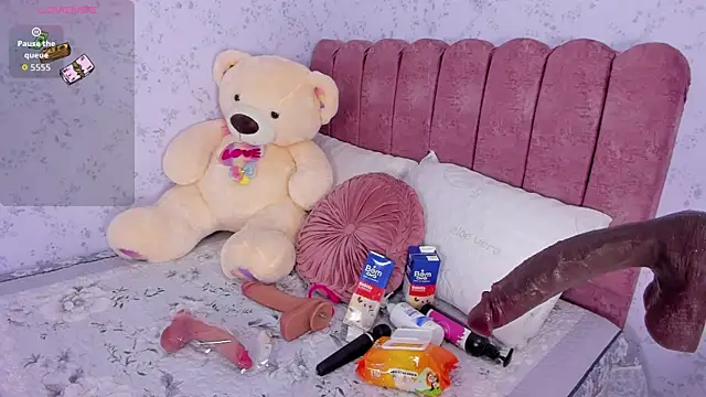 Snapshot of miathonson769 chatting on 24, 9, 2025 miathonson769 online show from 24, 9, 2025