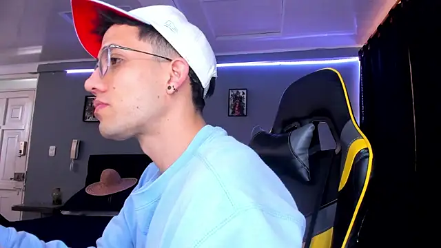 Snapshot of alexgiraldo__ chatting on 1, 10, 2025 alexgiraldo online show from 1, 10, 2025