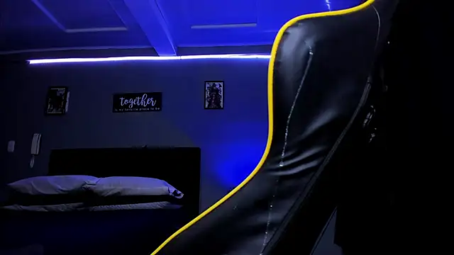 Snapshot of alexgiraldo__ chatting on 1, 11, 2025 alexgiraldo online show from 1, 11, 2025