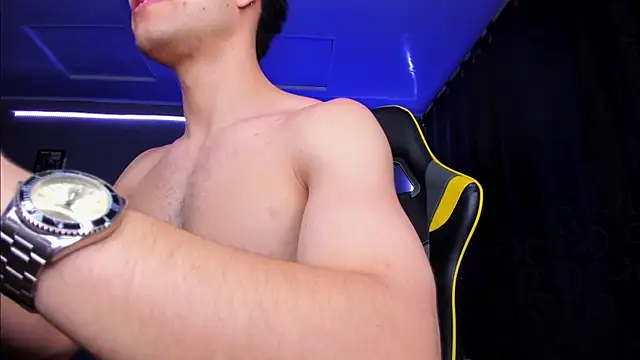 Snapshot of alexgiraldo__ chatting on 12, 11, 2025 alexgiraldo online show from 12, 11, 2025