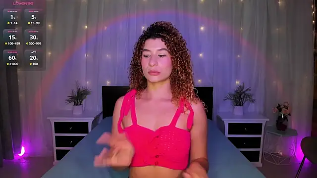 Snapshot of Evolet_Bee chatting on 15, 12, 2025 Evolet Bee online show from 15, 12, 2025