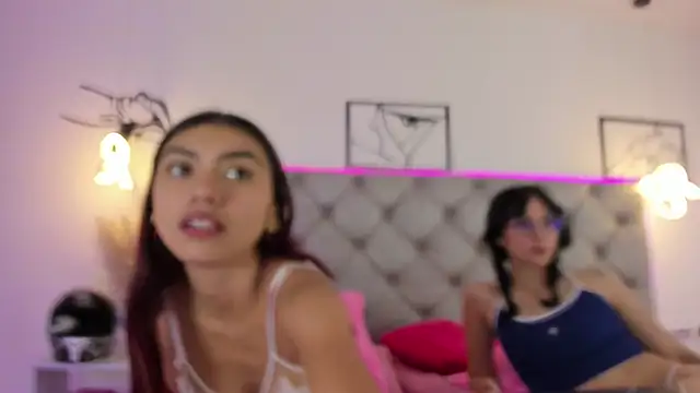 Naughty Couple83 online show from 6, 11, 2025