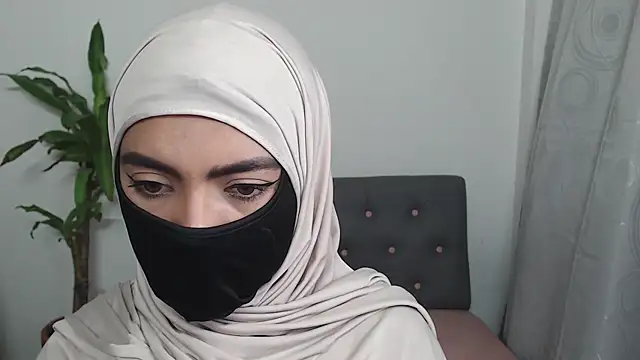 Snapshot of jade_nassar chatting on 25, 10, 2025 jade nassar online show from 25, 10, 2025