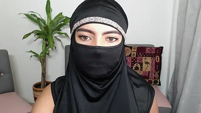 Snapshot of jade_nassar chatting on 28, 10, 2025 jade nassar online show from 28, 10, 2025