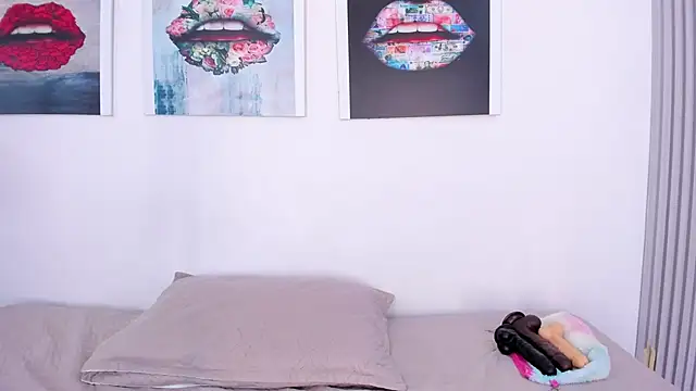 Snapshot of Monika-Ruiz chatting on 25, 9, 2025 Monika-Ruiz online show from 25, 9, 2025